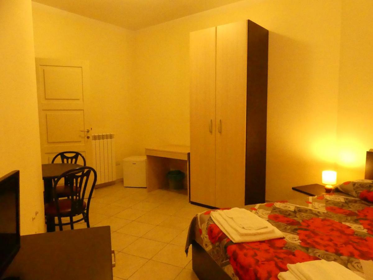 Beb 2000 Hotel Sassari Exterior foto